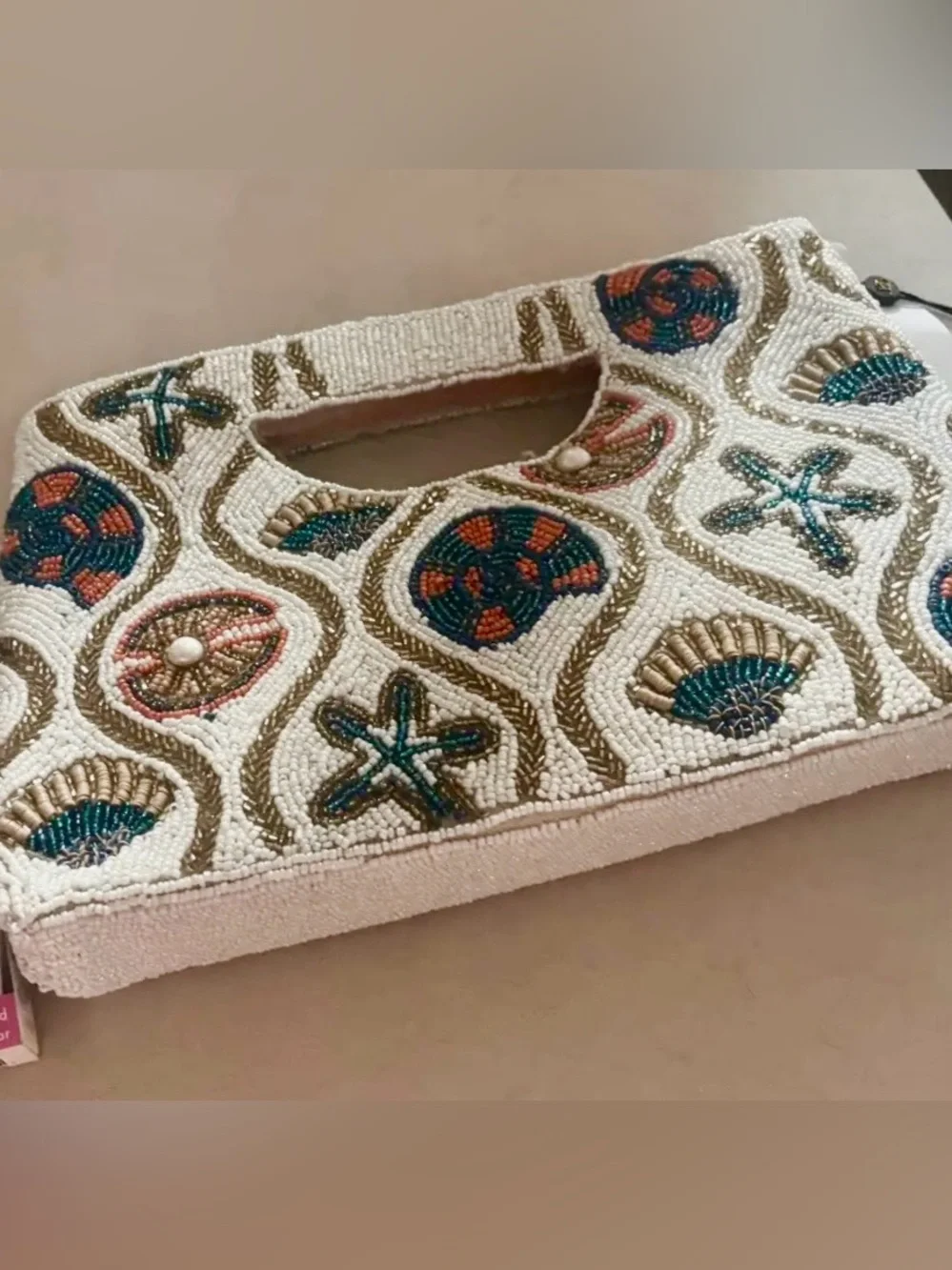 Beaded Seashell Cutout Handle Clutch - White & Gold